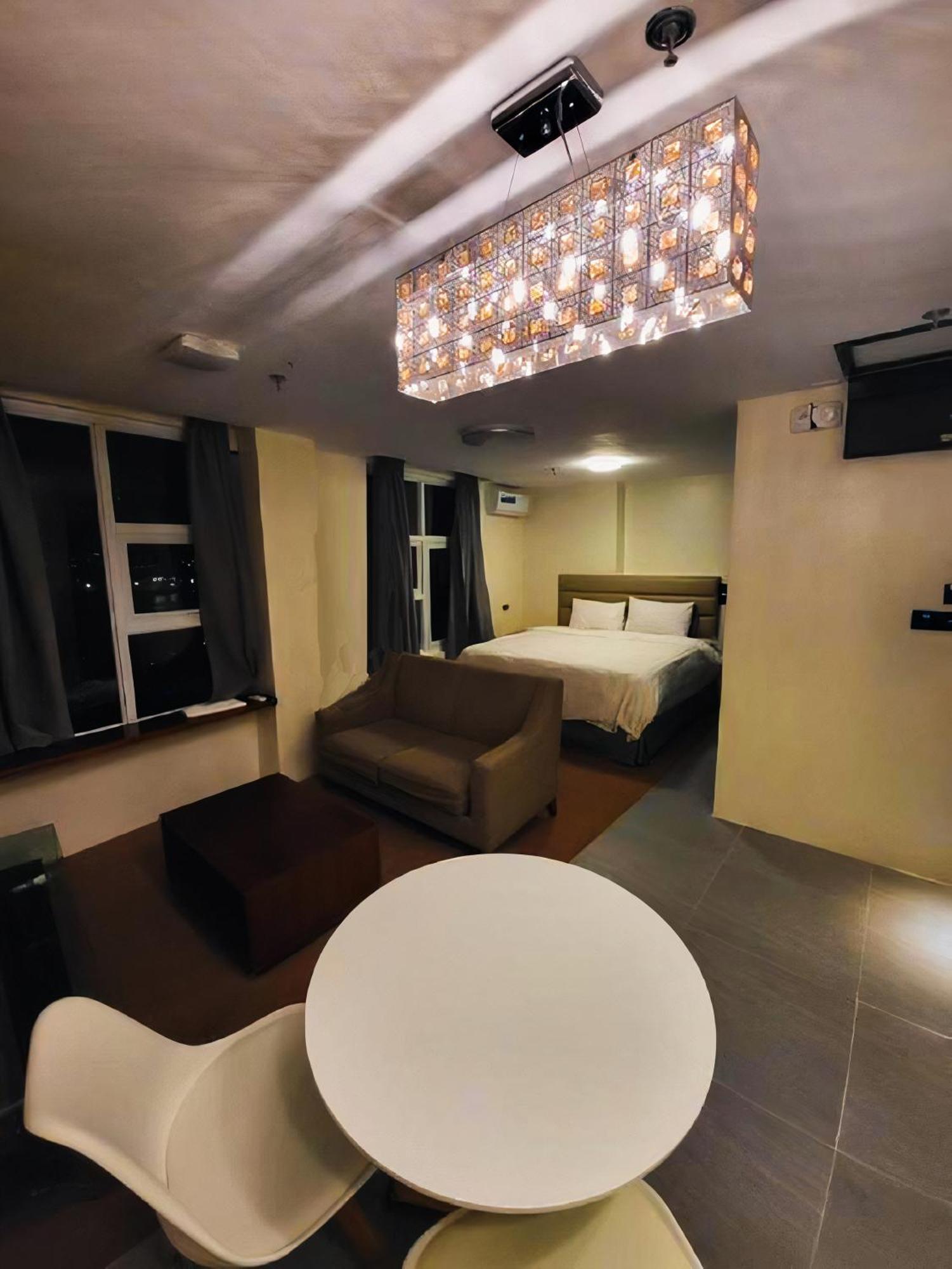 Sempre Premier Inn - Mactan Airport Hotel ماكتان المظهر الخارجي الصورة